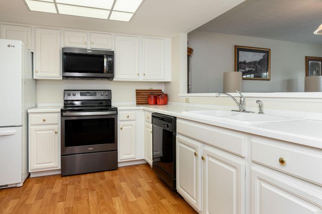 5935 N High Street, 305, Worthington, OH 43085