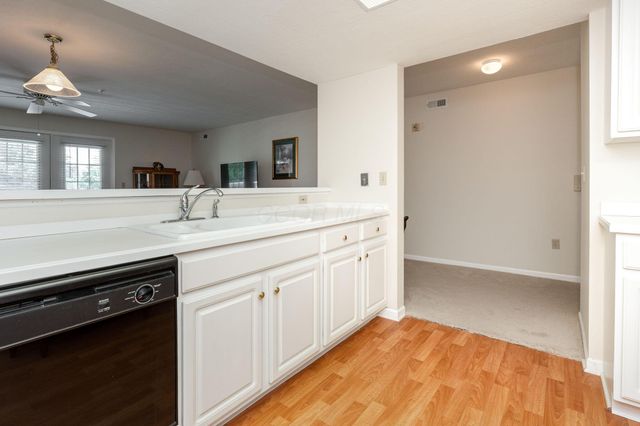 5935 N High Street, 305, Worthington, OH 43085