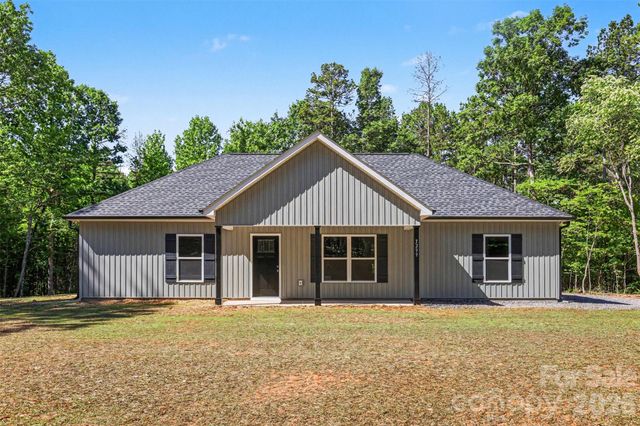 3299 Old Seine Road, Smyrna, SC 29743