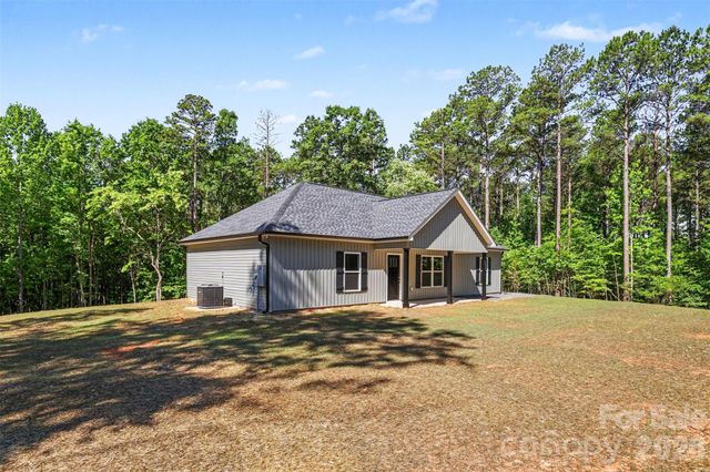 3299 Old Seine Road, Smyrna, SC 29743