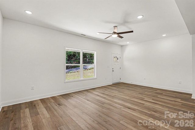 3299 Old Seine Road, Smyrna, SC 29743
