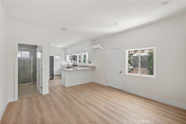 1530 N Mariposa, Hollywood, CA 90027