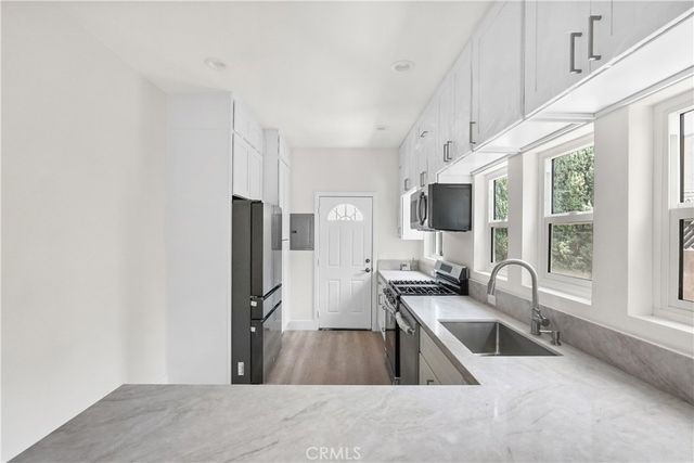 1530 N Mariposa, Hollywood, CA 90027