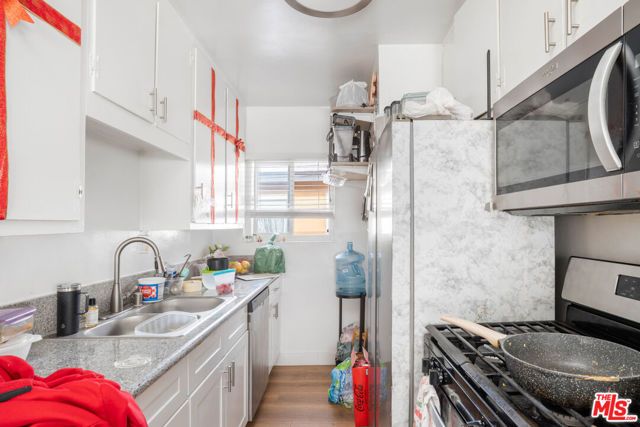 6632 Darby Avenue, Reseda (los Angeles), CA 91335