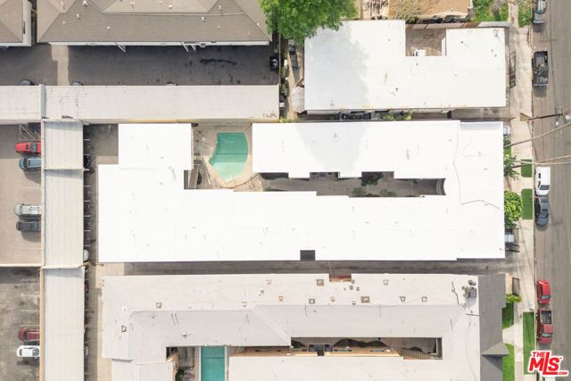 6632 Darby Avenue, Reseda (los Angeles), CA 91335