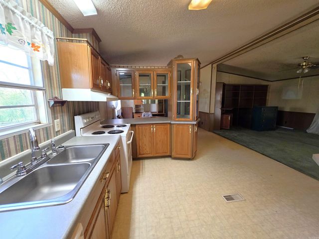 120 Kings Circle, Hatfield, AR 71945