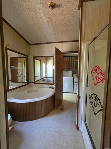 120 Kings Circle, Hatfield, AR 71945