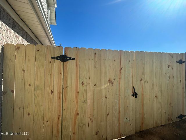 7402 Grandiflora Drive, Olive Branch, MS 38654