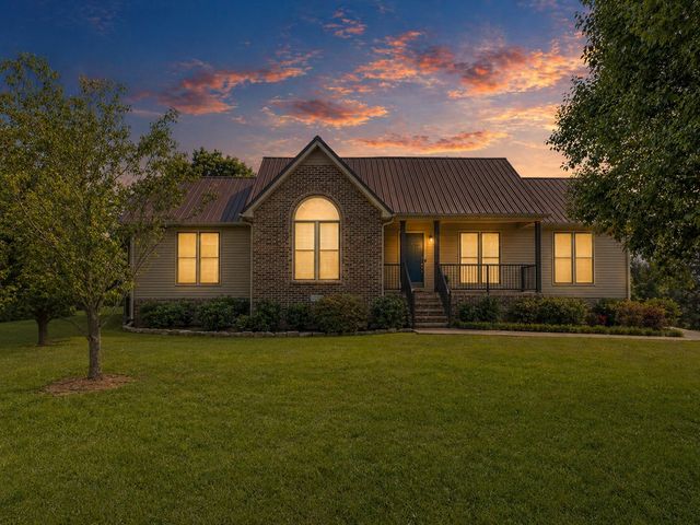 925 N Vine St, Winchester, TN 37398