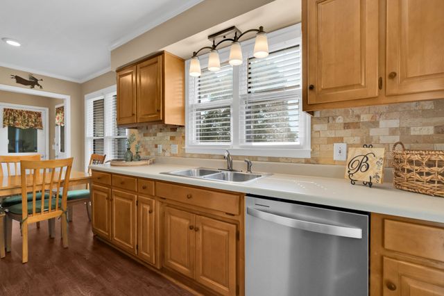 925 N Vine St, Winchester, TN 37398
