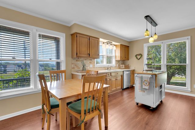 925 N Vine St, Winchester, TN 37398