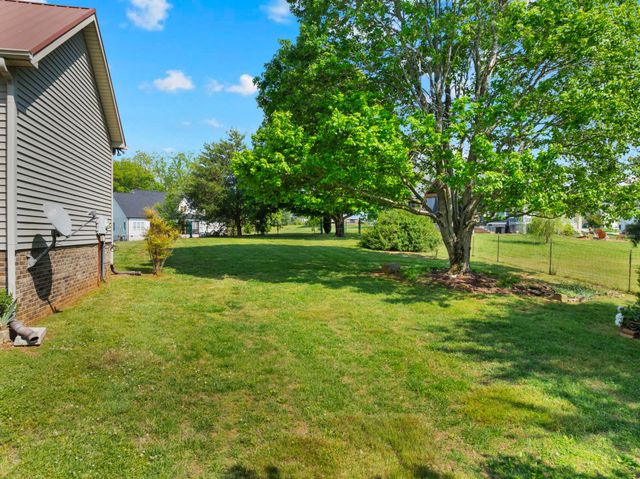 925 N Vine St, Winchester, TN 37398
