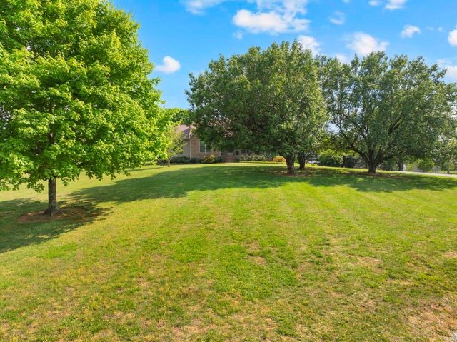 925 N Vine St, Winchester, TN 37398
