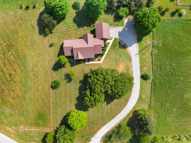 925 N Vine St, Winchester, TN 37398