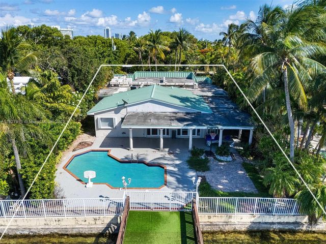 1375 N Biscayne Point Rd, Miami Beach, FL 33141