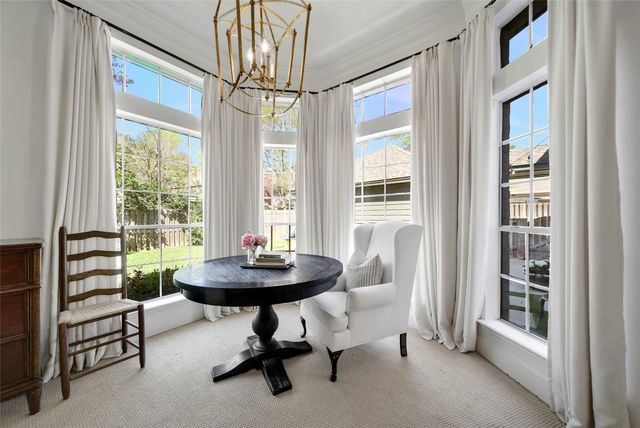 27 Wingspan Drive, The Woodlands, TX 77381