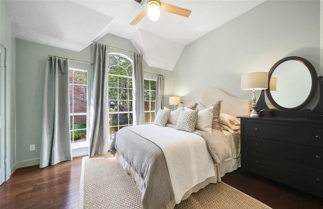 27 Wingspan Drive, The Woodlands, TX 77381