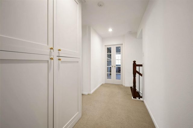 27 Wingspan Drive, The Woodlands, TX 77381