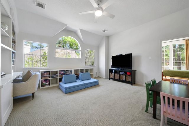 27 Wingspan Drive, The Woodlands, TX 77381