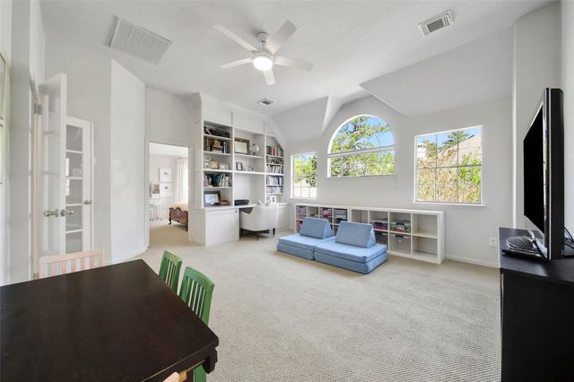 27 Wingspan Drive, The Woodlands, TX 77381