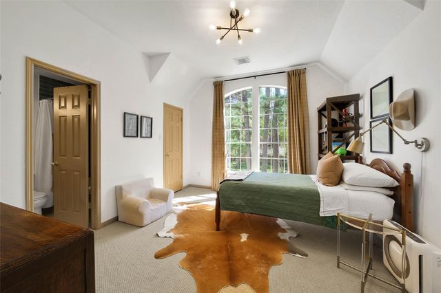 27 Wingspan Drive, The Woodlands, TX 77381