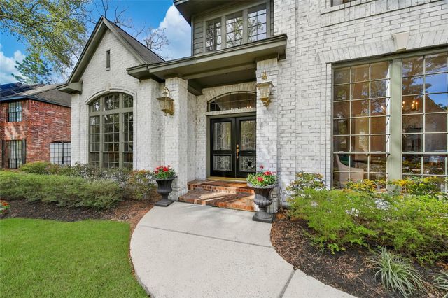 27 Wingspan Drive, The Woodlands, TX 77381
