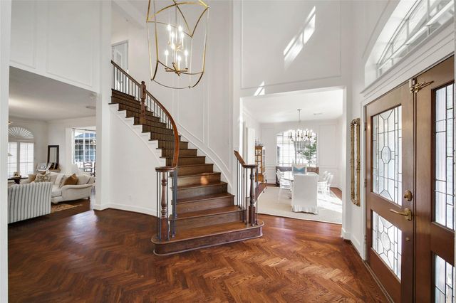 27 Wingspan Drive, The Woodlands, TX 77381