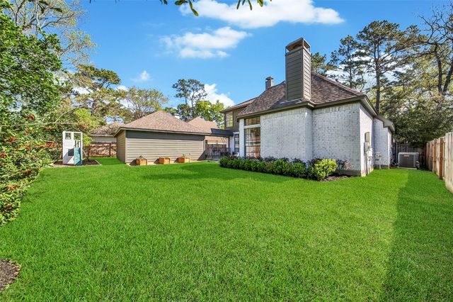 27 Wingspan Drive, The Woodlands, TX 77381