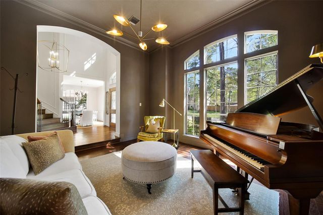 27 Wingspan Drive, The Woodlands, TX 77381