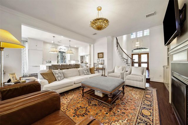 27 Wingspan Drive, The Woodlands, TX 77381