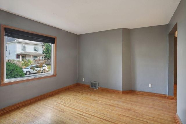 1318 5th Street NE, Minneapolis, MN 55413