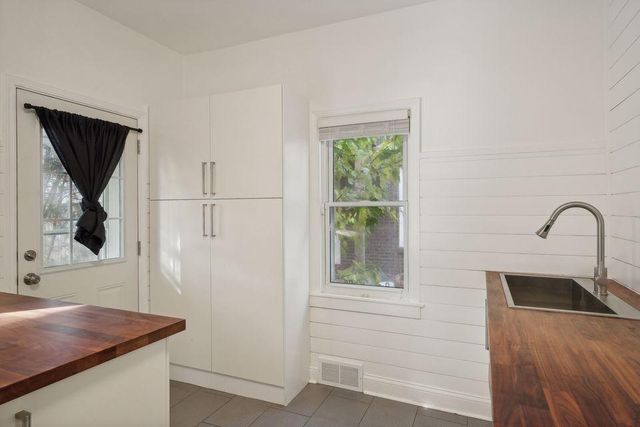 1318 5th Street NE, Minneapolis, MN 55413