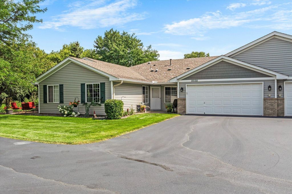 8528 Telford Crossing, Brooklyn Park, MN 55443
