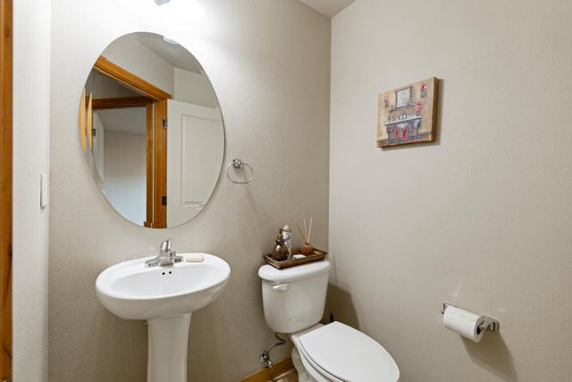 5015 Falcon Drive, Klamath Falls, OR 97601