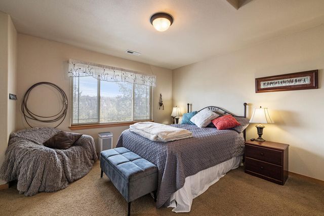 5015 Falcon Drive, Klamath Falls, OR 97601