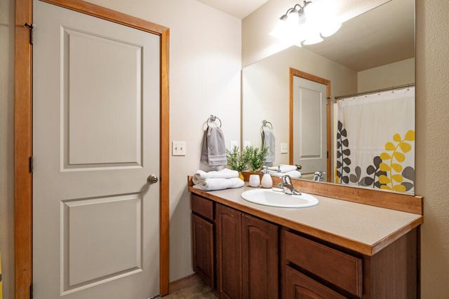 5015 Falcon Drive, Klamath Falls, OR 97601