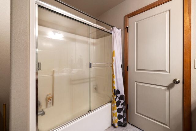 5015 Falcon Drive, Klamath Falls, OR 97601