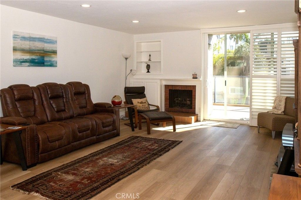 1 3rd Place 2, Long Beach, CA 90802 — photo 3