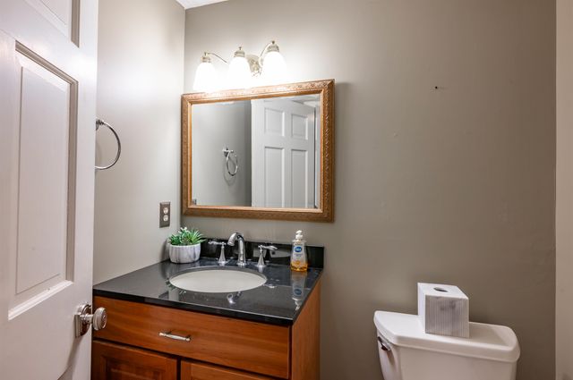 22 Beechwood Road, Hudson, NH 03051