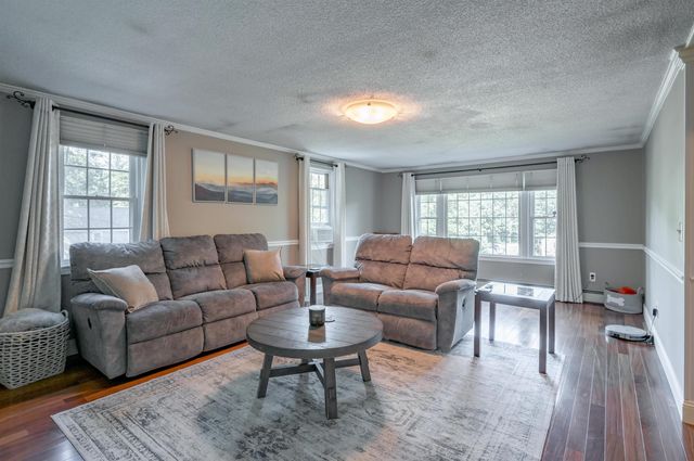 22 Beechwood Road, Hudson, NH 03051