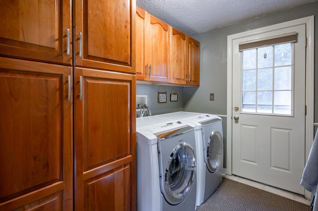 22 Beechwood Road, Hudson, NH 03051
