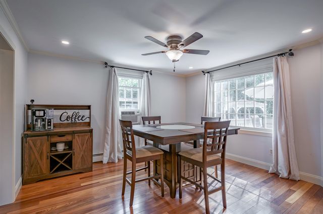 22 Beechwood Road, Hudson, NH 03051