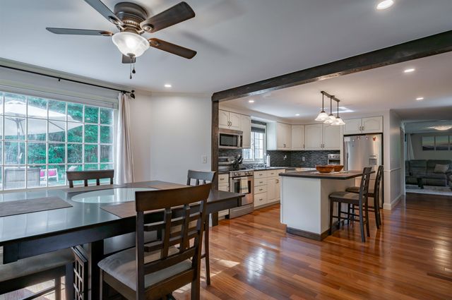 22 Beechwood Road, Hudson, NH 03051