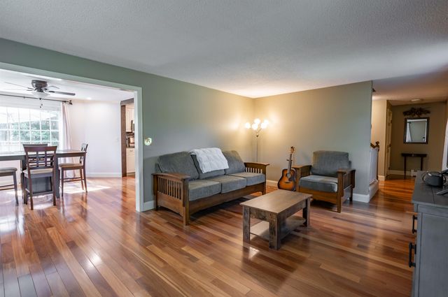 22 Beechwood Road, Hudson, NH 03051