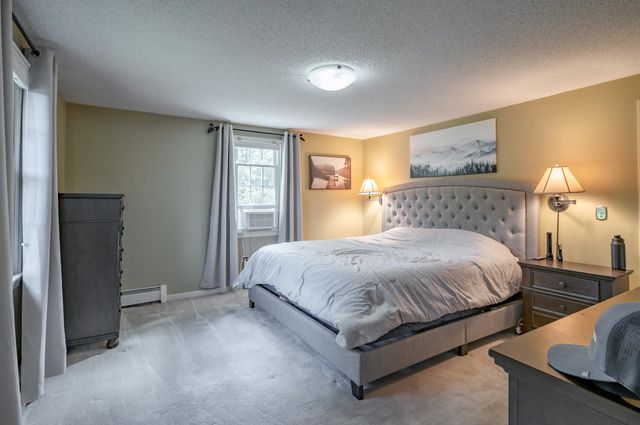 22 Beechwood Road, Hudson, NH 03051