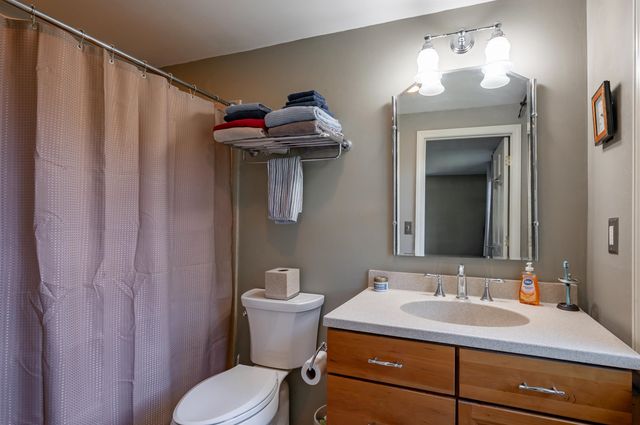22 Beechwood Road, Hudson, NH 03051