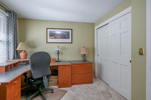 22 Beechwood Road, Hudson, NH 03051