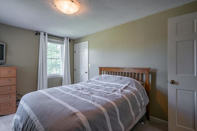 22 Beechwood Road, Hudson, NH 03051