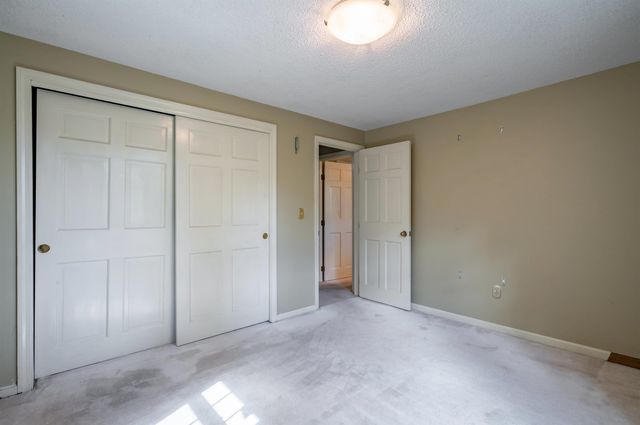 22 Beechwood Road, Hudson, NH 03051