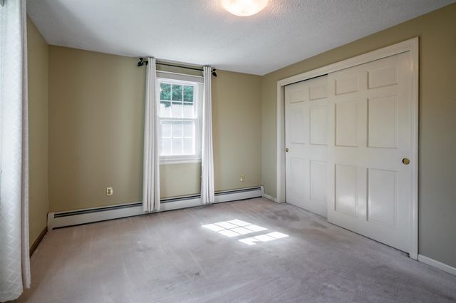 22 Beechwood Road, Hudson, NH 03051